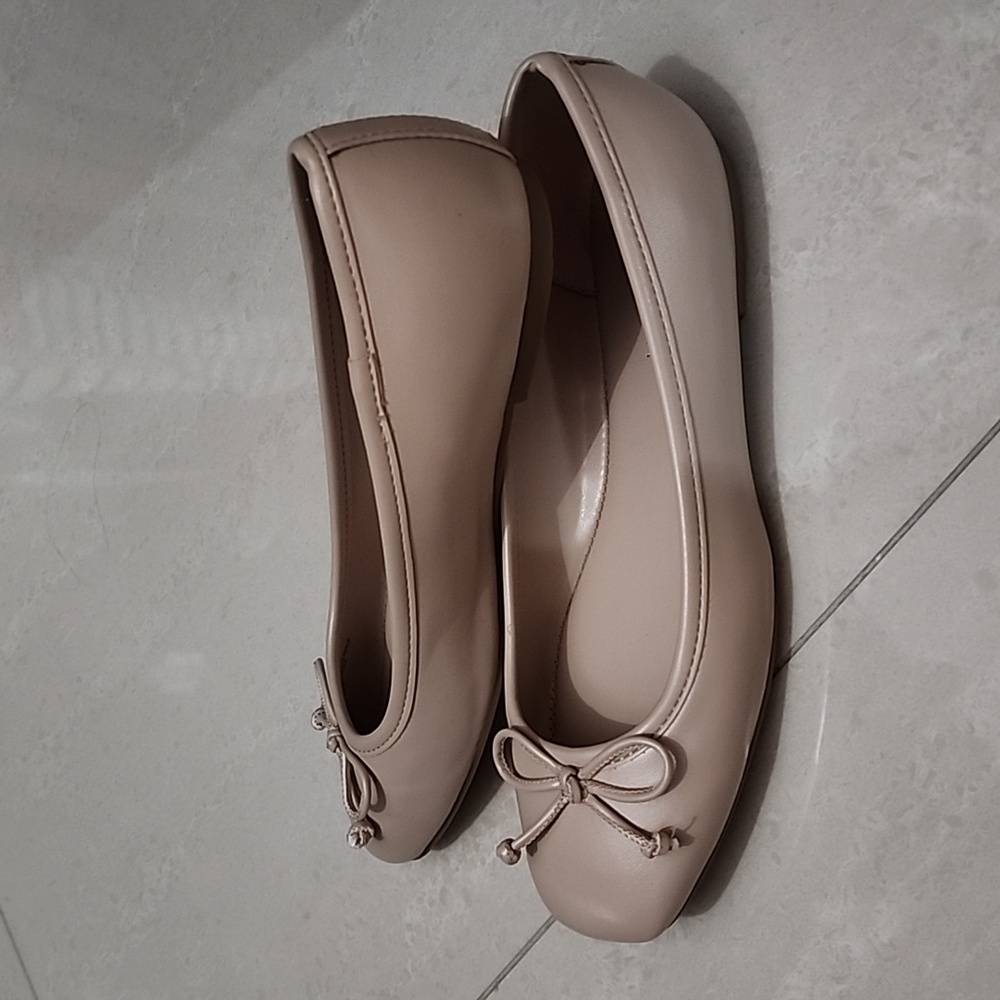 Calvin Klein size 6 blush/beige brand new ballet flats